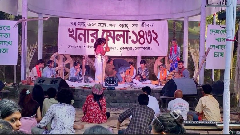 শেকড়ে ফেরার ডাক: নেত্রকোণায় খনার মেলায় লোকজ জ্ঞান...