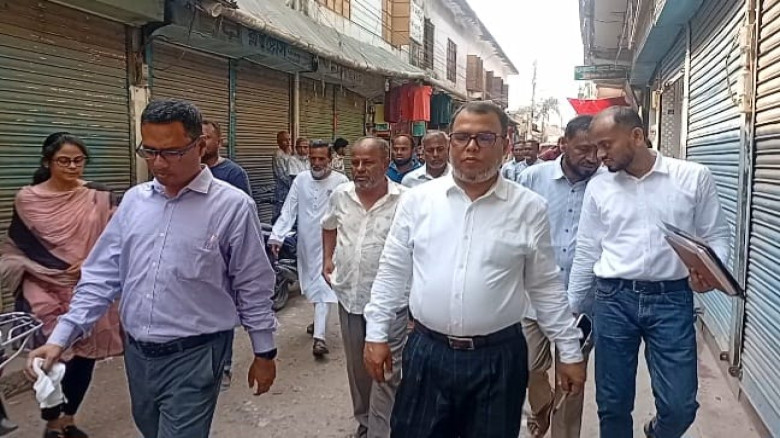 নলছিটিতে জেলা পরিষদের সম্পত্তি পরিদর্শনে প্রশাসক অ...