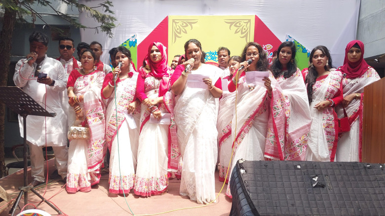 নওগাঁয় বর্ণিল আয়োজনে বর্ষবরণ...
