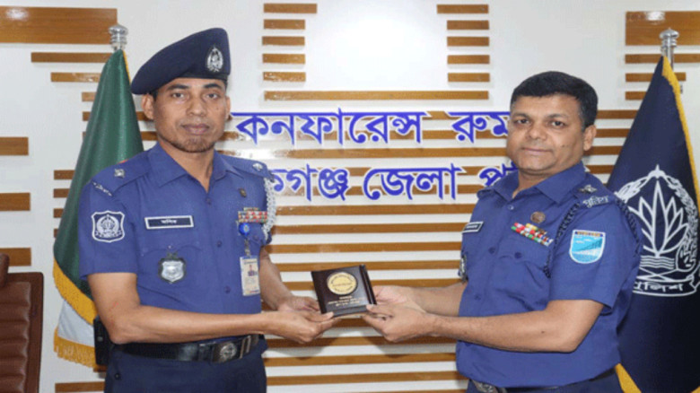 মানিকগঞ্জ জেলার শ্রেষ্ঠ ওসি নির্বাচিত হলেন শিবালয় ...