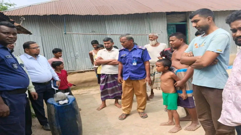 পঞ্চগড়ে ৩০০ লিটার পেট্রোল জব্দ, ভ্রাম্যমাণ আদালতে ...