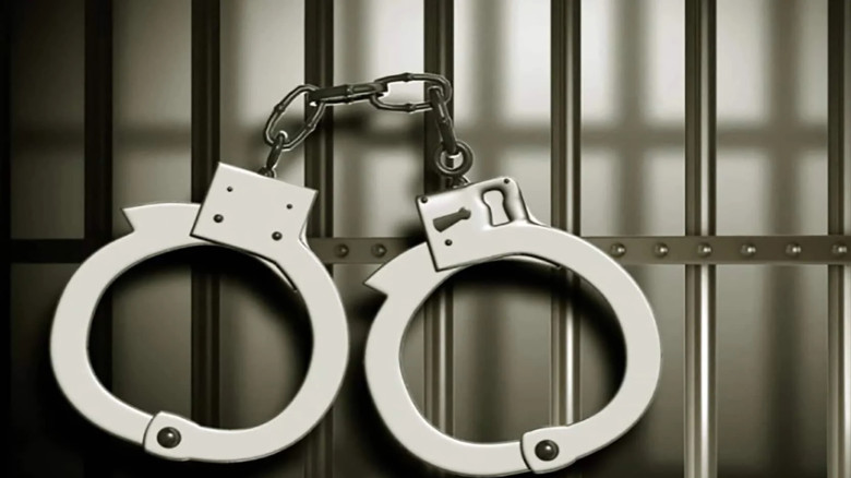 ধর্মপাশায় হেরোইন ও ইয়াবাসহ দুই মাদক ব্যবসায়ী গ্রেপ...