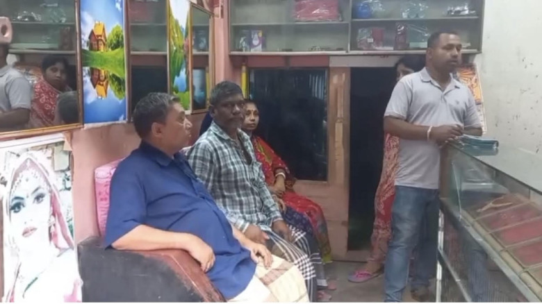 মাদারীপুরে ৬টি স্বর্ণের দোকানসহ ৮ দোকানে দুর্ধর্ষ ...