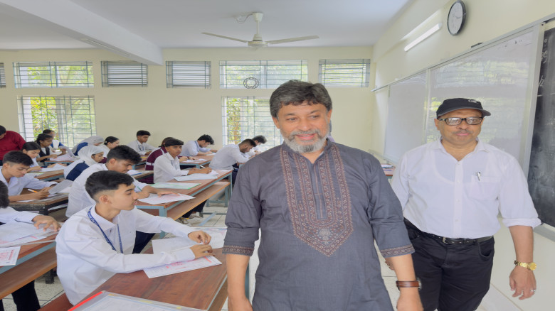 মাদারীপুরে এসএসসি পরীক্ষা কেন্দ্র পরিদর্শনে এমপি জ...