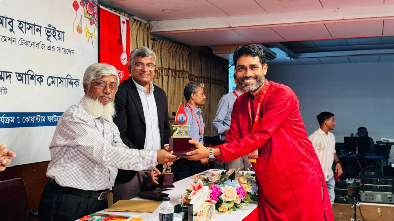'স্বেচ্ছা রক্তদাতারা মানবতার ফেরিওয়ালা'...