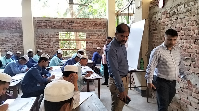 বাহারছড়া এসএসসি পরীক্ষা কেন্দ্র পরিদর্শনে ইউএনও মো...