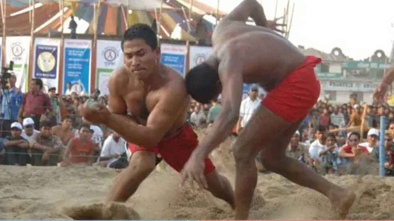 লালদীঘি ময়দানে জব্বারের বলীখেলা আজ...