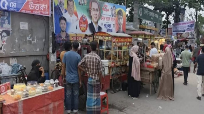 টঙ্গীতে  উচ্ছেদ অভিযানের পরও রাতের আঁধারে ফের ফুটপ...