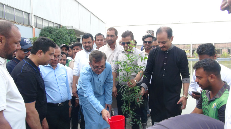 আড়াইহাজারে পরিবেশবান্ধব কারখানা পরিদর্শনে শিল্প বা...