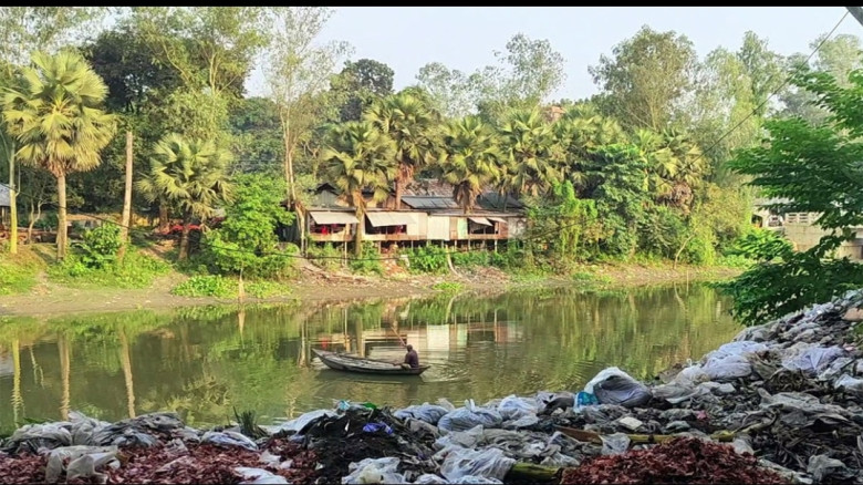 দখল ও দূষণে বিপর্যস্ত সলঙ্গার গাঢ়ুদহ নদী, চরম ভোগা...