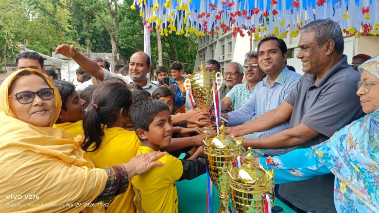 লালপুরে প্রাথমিক বিদ্যালয় গোল্ডকাপ ফুটবল টুর্নামেন...
