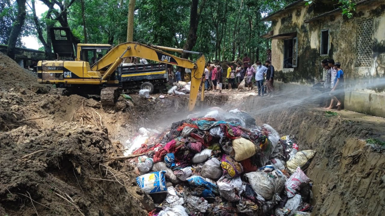 আখাউড়ায় কয়েক কোটি টাকার ভারতীয় পণ্য ধ্বংস করেছে কা...