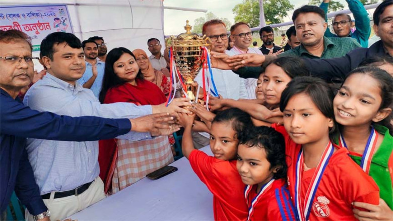 সৈয়দপুরে প্রাথমিক বিদ্যালয় গোল্ডকাপ ফুটবল টুর্নামে...