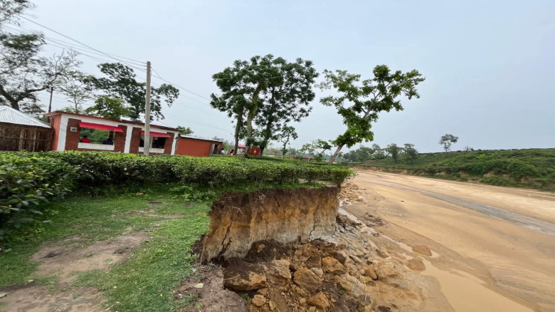 চুনারুঘাটে চন্ডিছড়া ব্রীজ ভয়াবহ হুমকির মূখে, ১০টি ...