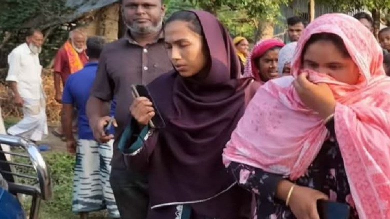 সিরাজগঞ্জে এনজিওর ২৫ হাজার টাকার ঋণের দায়ে গৃহবধূ ...