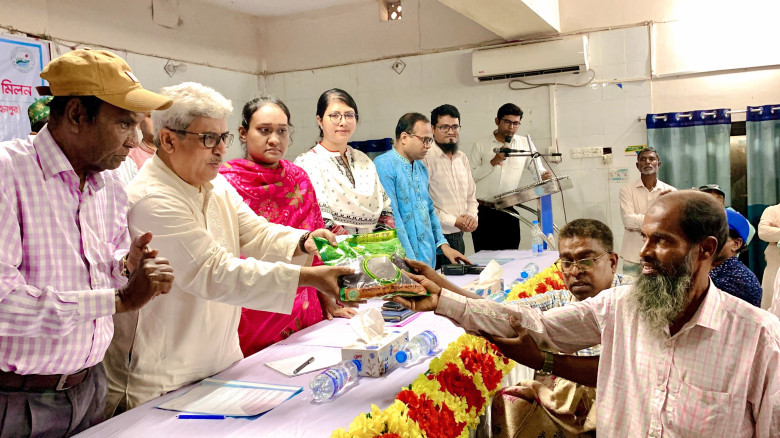 মোহনপুরে কৃষি প্রণোদনা কর্মসূচির উদ্বোধন...