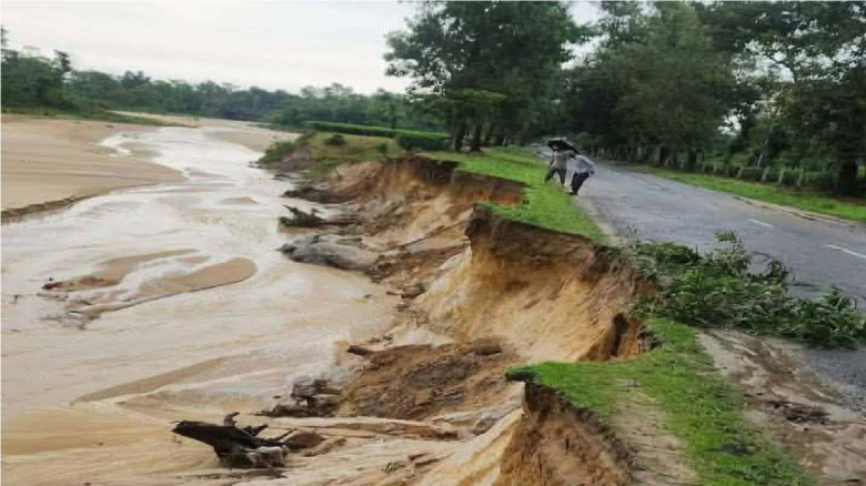 ভাঙনের কবলে ঢাকা-সিলেট পুরাতন মহাসড়ক...