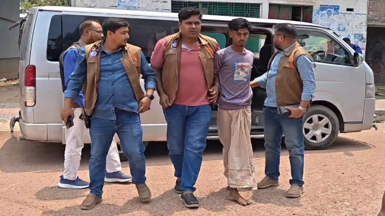 সিংড়ায় স্ত্রী ও সন্তানের হাতে মাছ ব্যবসায়ী খুন...