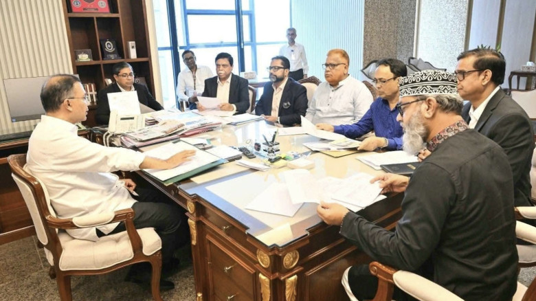 পিরোজপুরের বন্ধ প্রকল্প চালু ও সড়ক উন্নয়নের আশ্বাস...