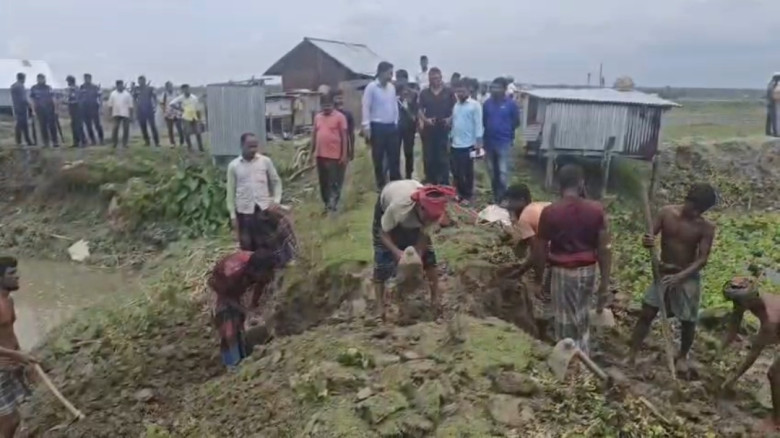 রাঙ্গাবালীর কাউখালী চরে সরকারি খাল দখলমুক্ত, বাঁধ ...
