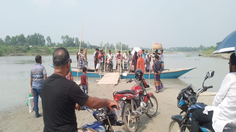 দুই যুগ ধরে ব্রিজের অপেক্ষা: হাজারো মানুষের দুর্ভো...