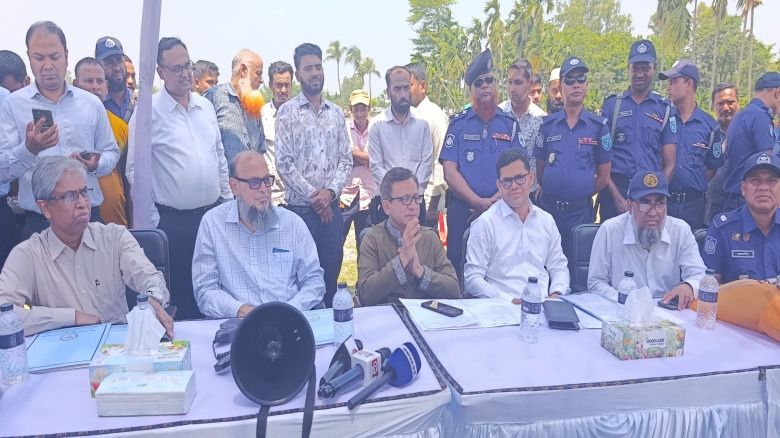দেশে দক্ষ জনগোষ্ঠী গড়ে তোলা সরকারের অন্যতম গুরুত্ব...