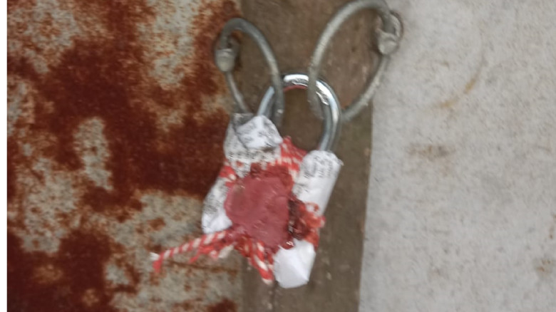 খালিয়াজুরীতে অভিযানে ডিলারের গুদাম সিলগালা...