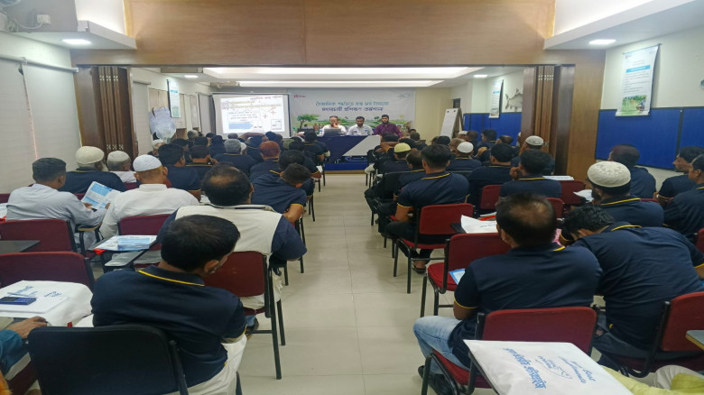 কুমিল্লায় ব্র্যাকের কৃত্রিম প্রজনন সেবাদাতাদের দক্...