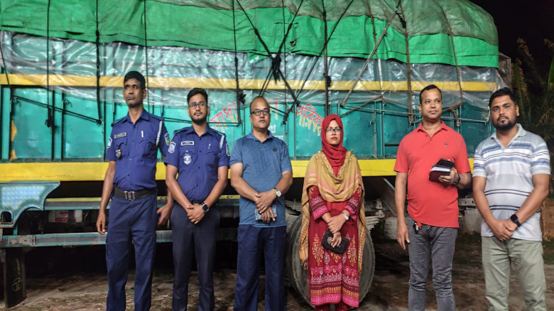নেত্রকোণায় সরকারি খাদ্য গুদাম থেকে বেরিয়েই আটক ২০ ...