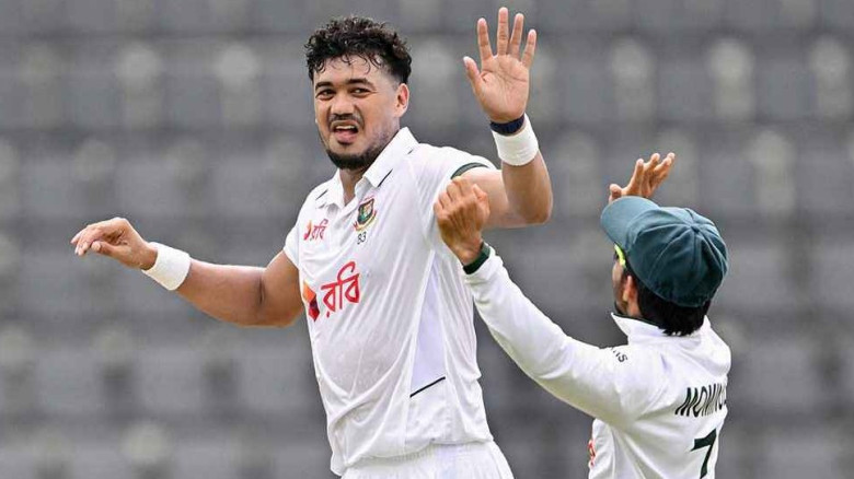 দ্বিতীয় দিনের শুরুতেই ব্যাকফুটে পাকিস্তান...