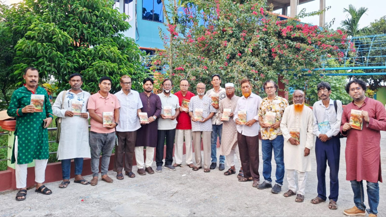 রূপগঞ্জ সাহিত্য পরিষদের কবি আসাদ আল মনসুর ও রতন সর...