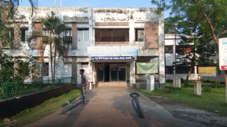 ঝালকাঠির রাজাপুর স্বাস্থ্য কমপ্লেক্সে পানি সংকট: চ...