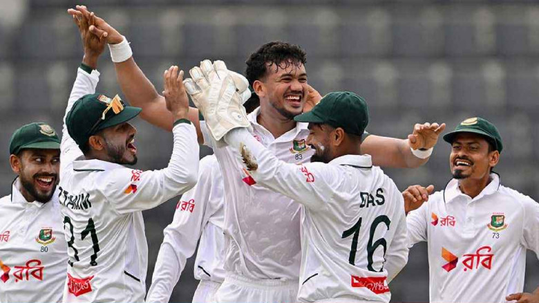 ৪ উইকেট তুলে ম্যাচে ফিরল বাংলাদেশ...