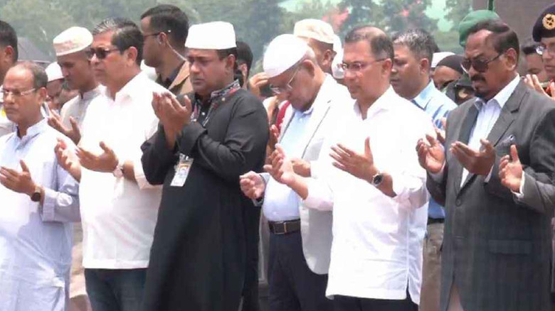 সাবেক প্রতিমন্ত্রী মিজানুর রহমান সিনহার জানাজা অংশ...