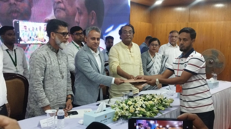 চালকের অদক্ষতা ও ত্রুটিযুক্ত যাহবাহনের কারণেই বেশি...