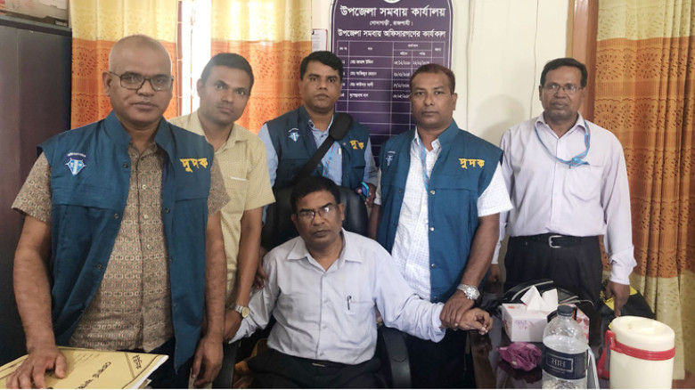 দুদকের মামলায় সাবেক সমবায় কর্মকর্তার ৫ বছরের কারাদ...