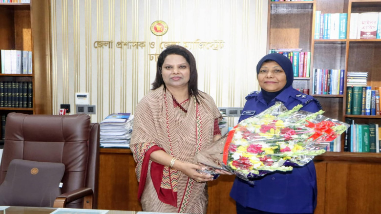 ঢাকার জেলা প্রশাসকের সাথে পুলিশ সুপারের শুভেচ্ছা ব...