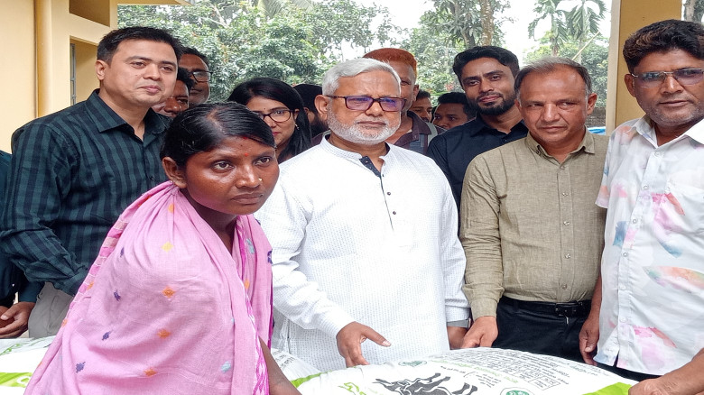কাহারোলে এলডিডিপি ও সমন্বিত প্রাণী সম্পদ উন্নয়ন প্...