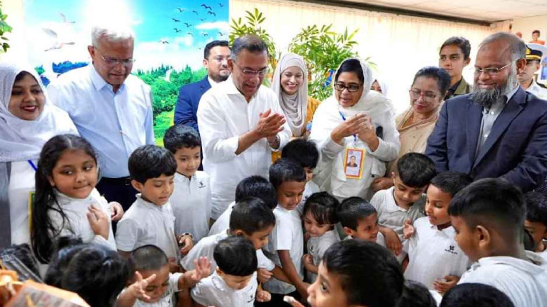 শিশুদের সঙ্গে প্রাণোচ্ছ্বল সময় কাটালেন প্রধানমন্ত্...