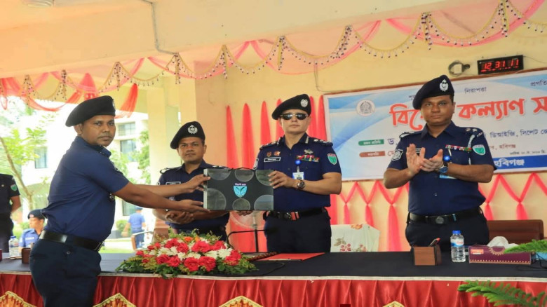 জেলার শ্রেষ্ঠ ওসি নির্বাচিত চুনারুঘাট থানার ওসি শফ...
