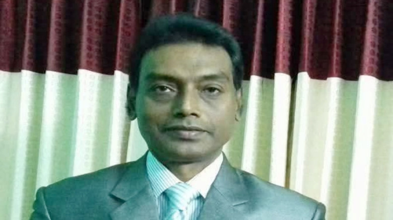 কলারোয়ায় শিক্ষক নেতা আখতারুজ্জামানের দাফন সম্পন্...