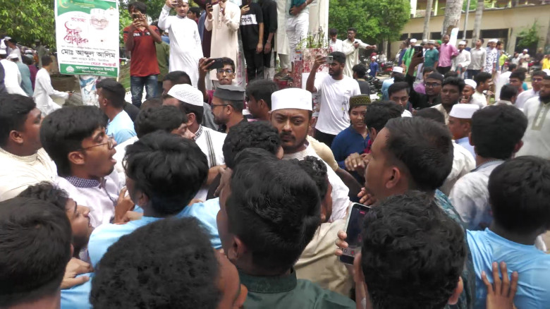 ঝিনাইদহে নাসির উদ্দিন পাটোয়ারির ওপর ডিম নিক্ষেপ ও ...