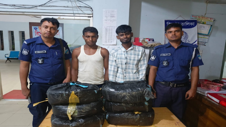 কসবায় ১২ কেজি গাঁজাসহ দুই মাদক ব্যবসায়ী আটক পলাতক ...