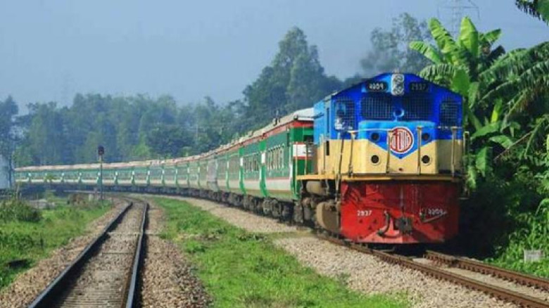 রোববার থেকে ঈদের বিশেষ ট্রেন...