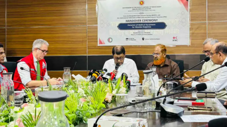 হামের রোগীদের জন্য দায়িত্বরত ডাক্তার-নার্সদের ঈদের...