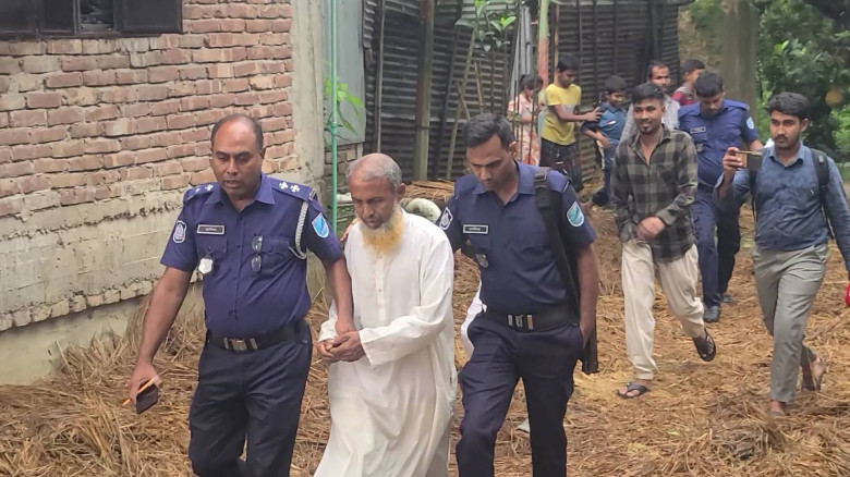 ভাতিজি শিশু শিক্ষার্থীকে ধর্ষণ চেষ্টার অভিযোগে চাচ...