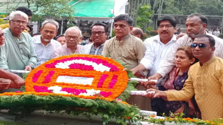 নজরুলের সমাধিতে বিএনপির শ্রদ্ধা...