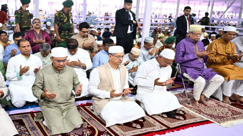 ঈদের প্রধান জামাতে নামাজ আদায় করলেন রাষ্ট্রপতি ও প...
