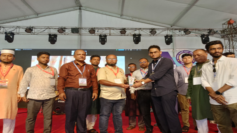 পরশুরাম পাইলট হাই স্কুলের এই প্রথম সাবেক-বর্তমান শ...