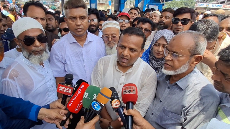 ঝুঁকিপূর্ণ পুরনো স্টিমারের বিকল্প ব্যবহারের চিন্তা...